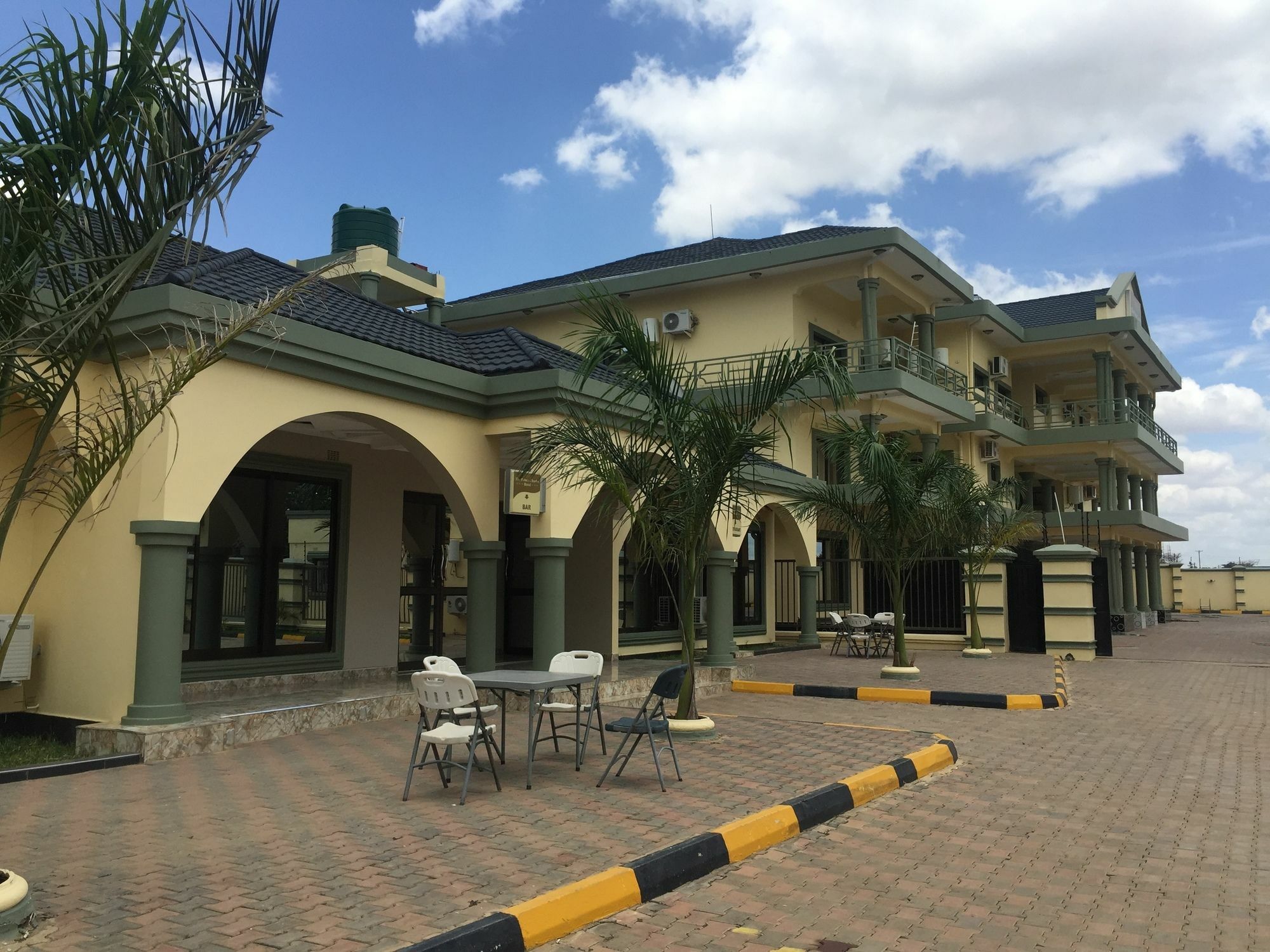The Prince Charles Hotel Lusaka Exterior photo