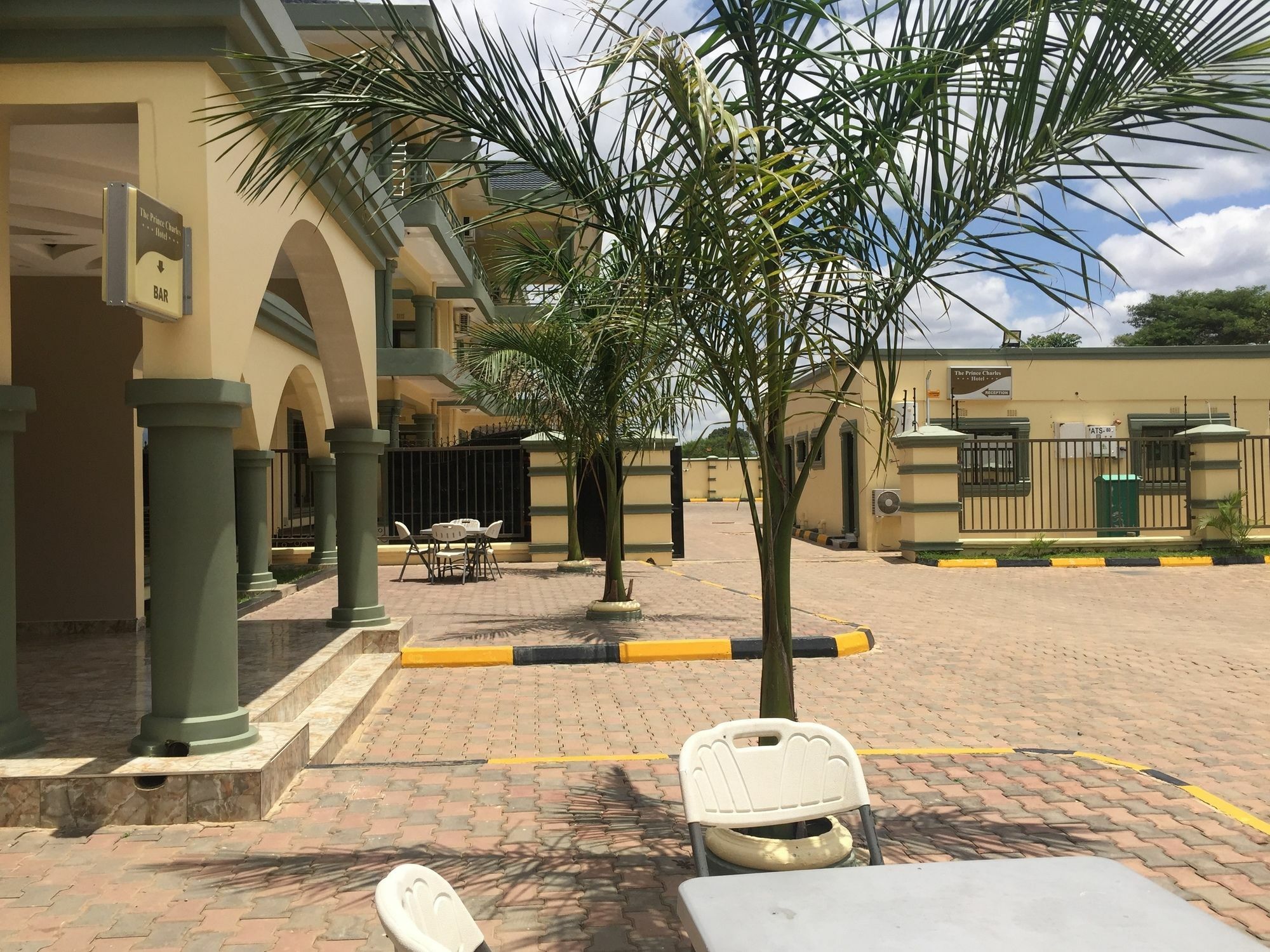 The Prince Charles Hotel Lusaka Exterior photo